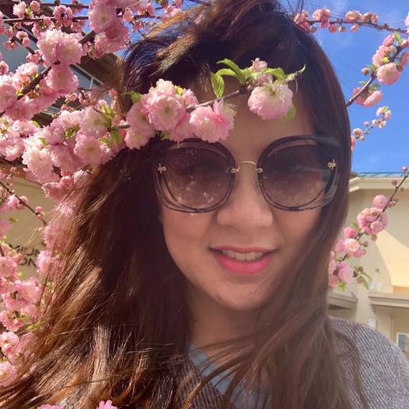 Meet your Posher, Meaww - Picture 1 of 1